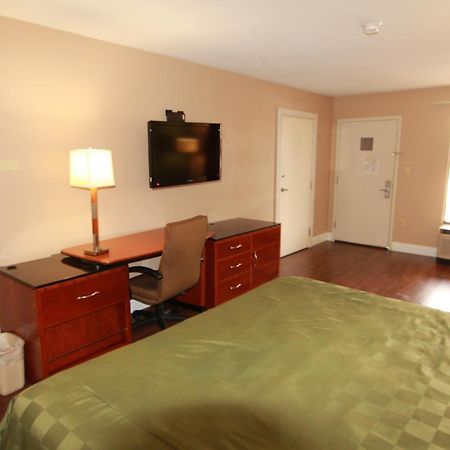 Quality Inn & Suites Near Robins Air Force Base Warner Robins Exteriér fotografie