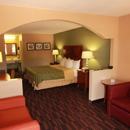 Quality Inn & Suites Near Robins Air Force Base Warner Robins Exteriér fotografie
