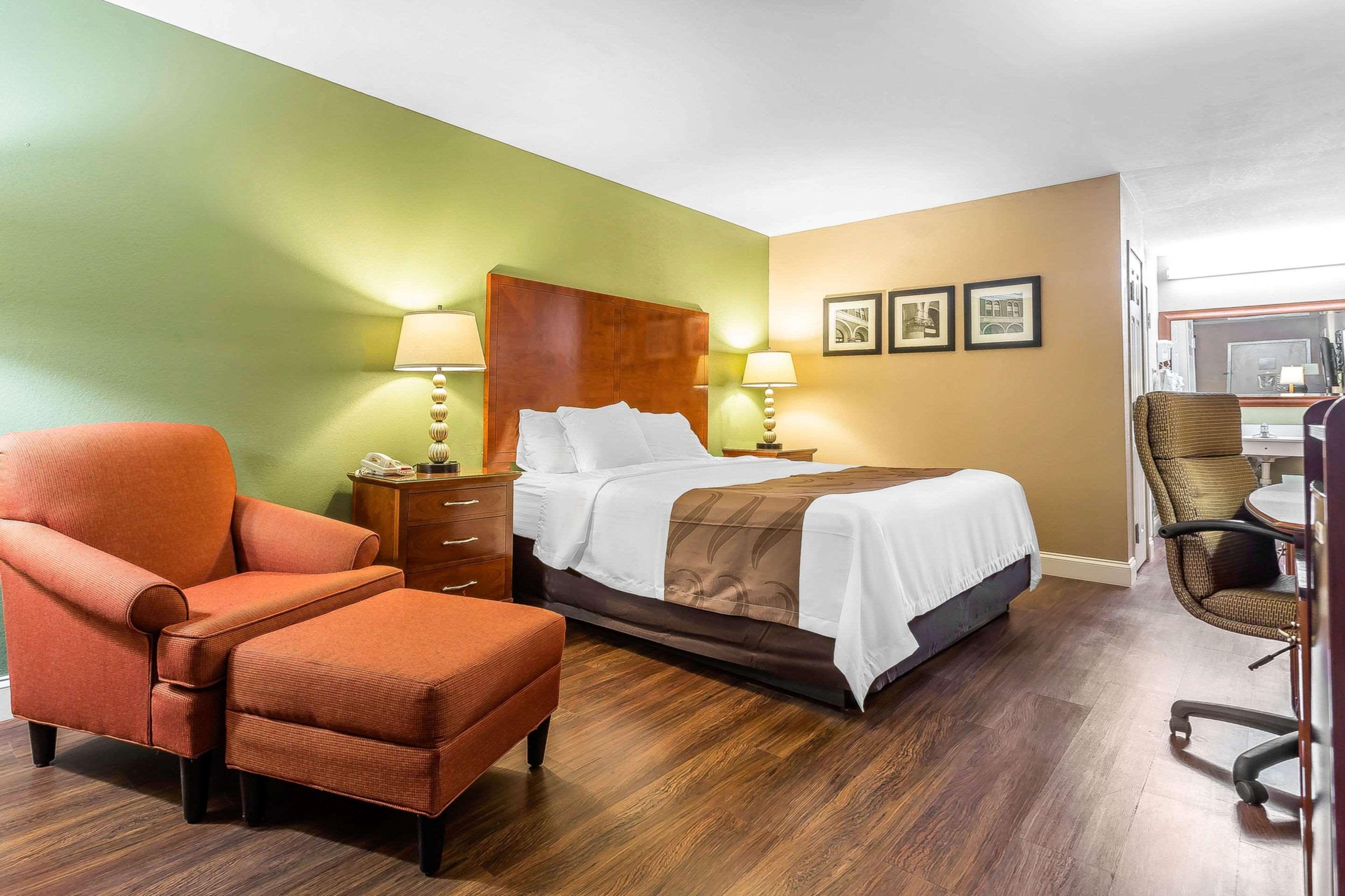Quality Inn & Suites Near Robins Air Force Base Warner Robins Exteriér fotografie