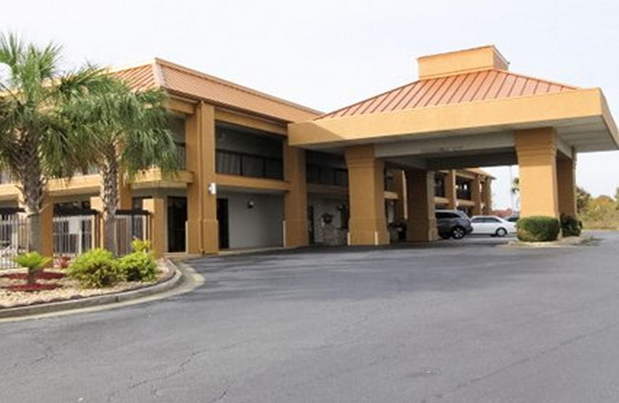 Quality Inn & Suites Near Robins Air Force Base Warner Robins Exteriér fotografie