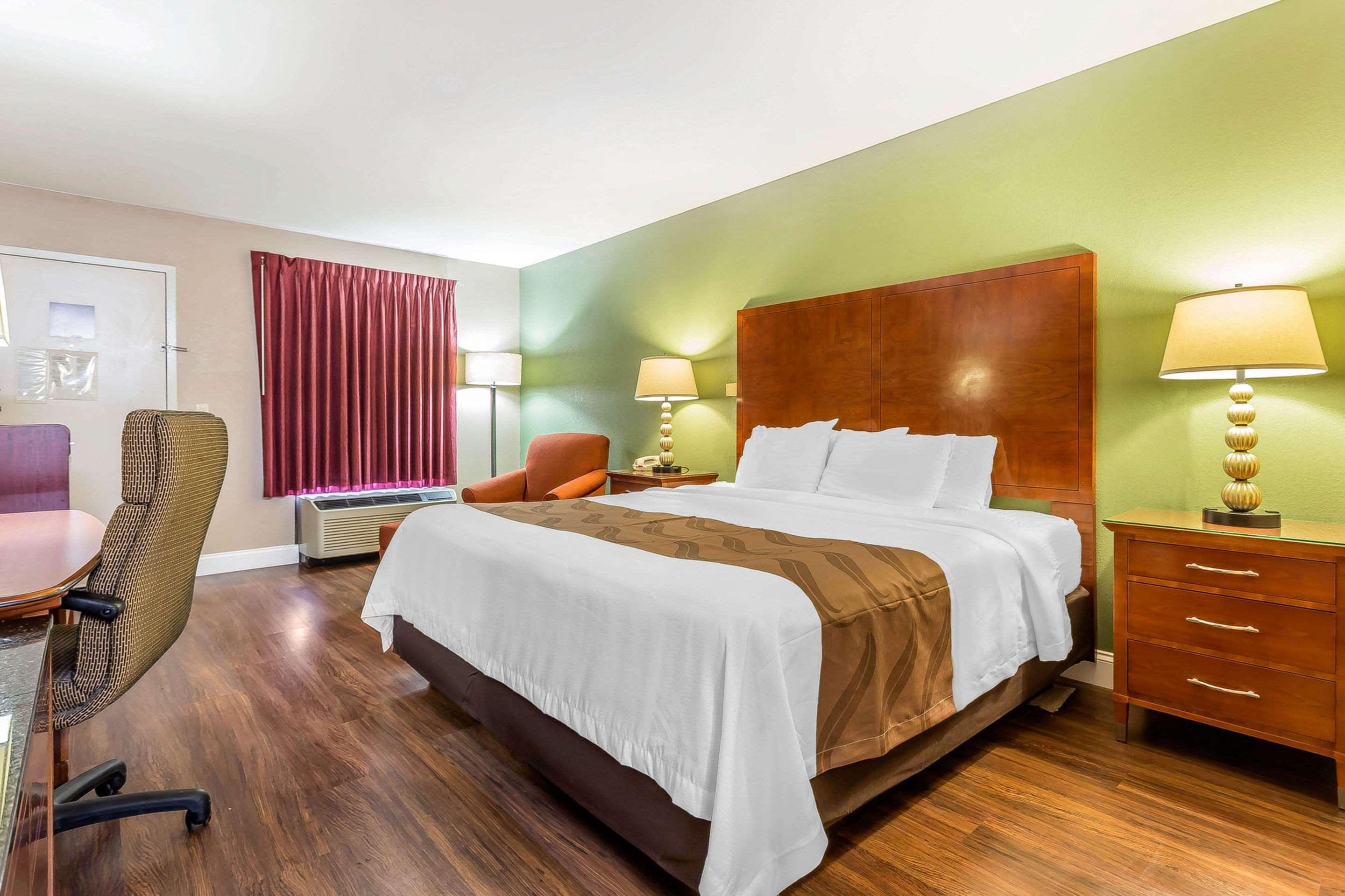 Quality Inn & Suites Near Robins Air Force Base Warner Robins Exteriér fotografie